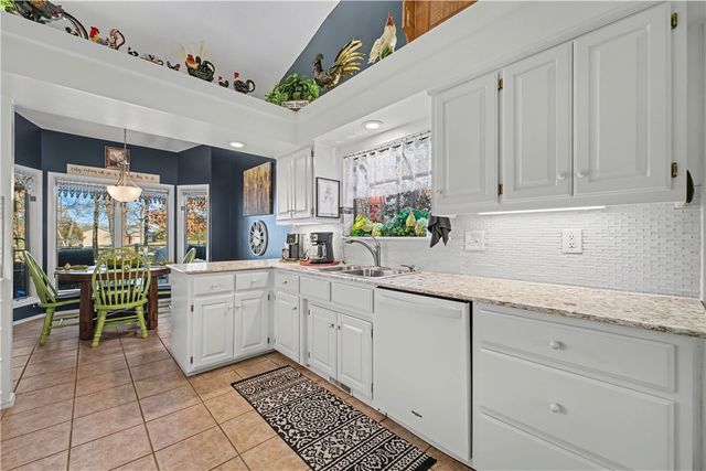 16 Monikie Drive, Bella Vista, AR 72715