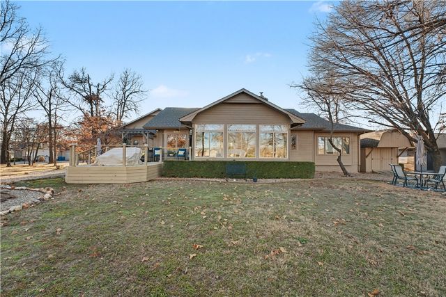 16 Monikie Drive, Bella Vista, AR 72715