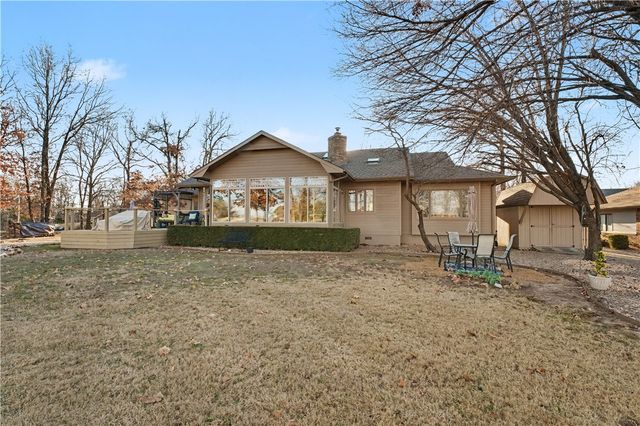 16 Monikie Drive, Bella Vista, AR 72715