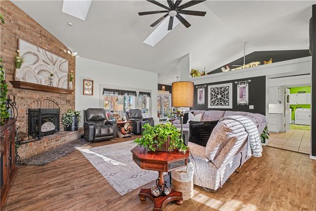 16 Monikie Drive, Bella Vista, AR 72715