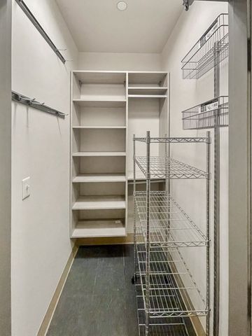 121 Portland St 902, Boston, MA 02114