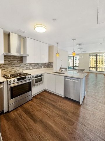 121 Portland St 902, Boston, MA 02114