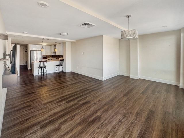 121 Portland St 902, Boston, MA 02114