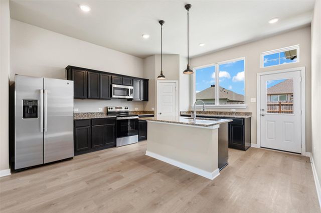 133 Walk Way DR, Jarrell, TX 76537