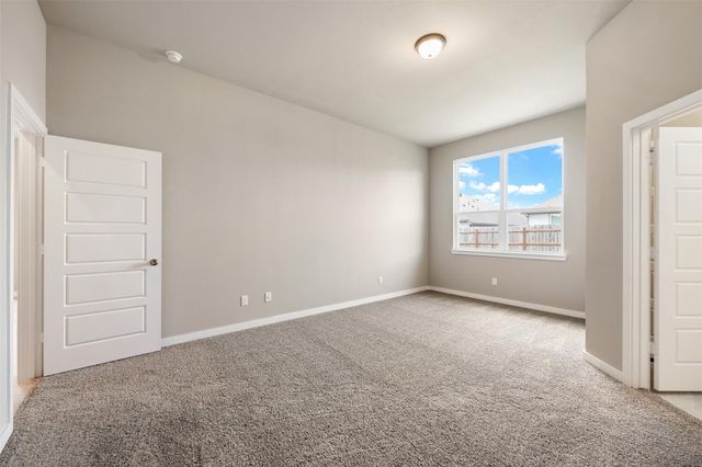 133 Walk Way DR, Jarrell, TX 76537