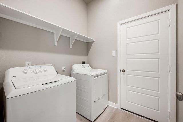 133 Walk Way DR, Jarrell, TX 76537