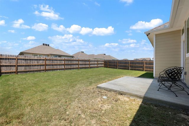 133 Walk Way DR, Jarrell, TX 76537