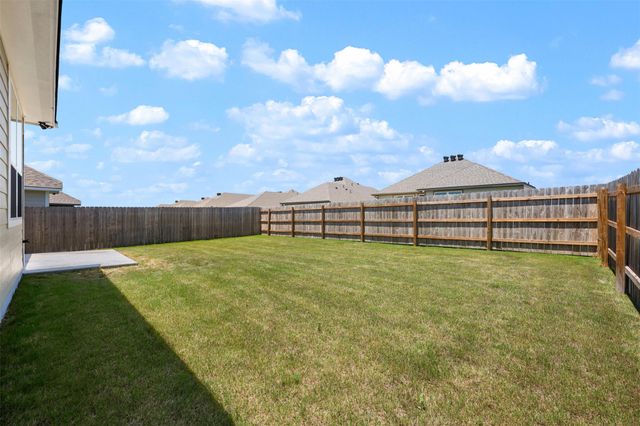 133 Walk Way DR, Jarrell, TX 76537