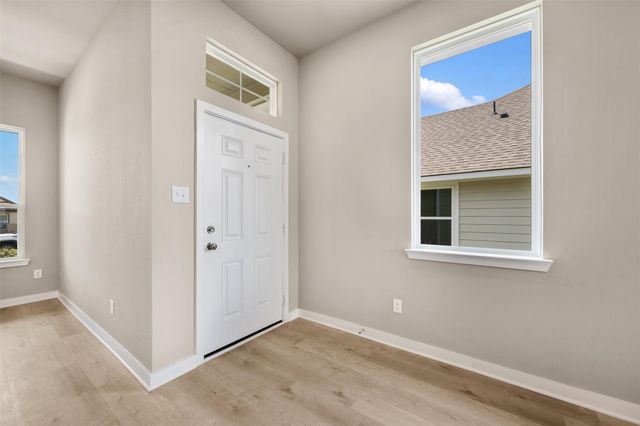 133 Walk Way DR, Jarrell, TX 76537