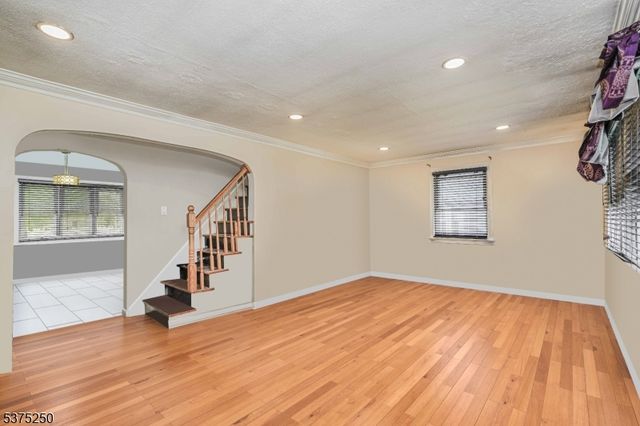 446 E 5th Ave, Roselle Boro, NJ 07203