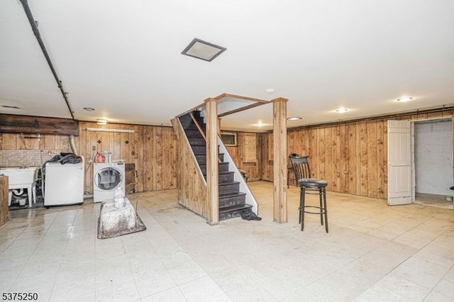 446 E 5th Ave, Roselle Boro, NJ 07203