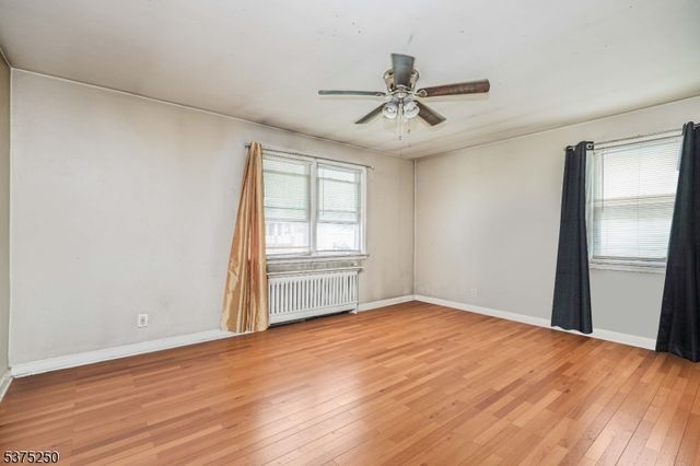 446 E 5th Ave, Roselle Boro, NJ 07203