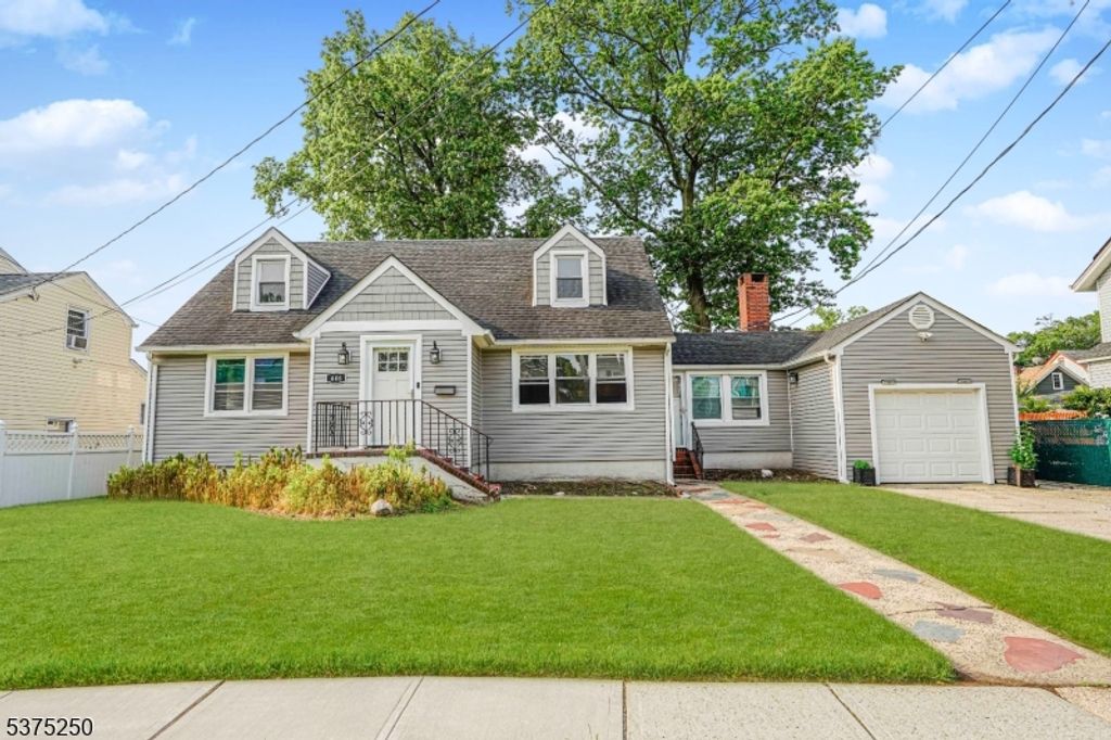 446 E 5th Ave, Roselle Boro, NJ 07203