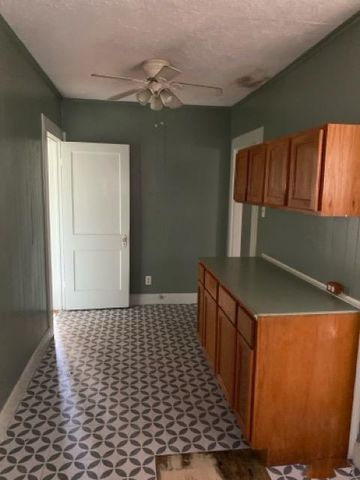 1004 Mccall Avenue, Conroe, TX 77301