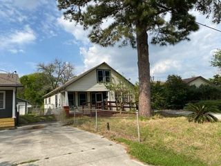 1004 Mccall Avenue, Conroe, TX 77301