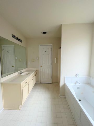 4720 Saint Thomas Place, Fort Worth, TX 76135