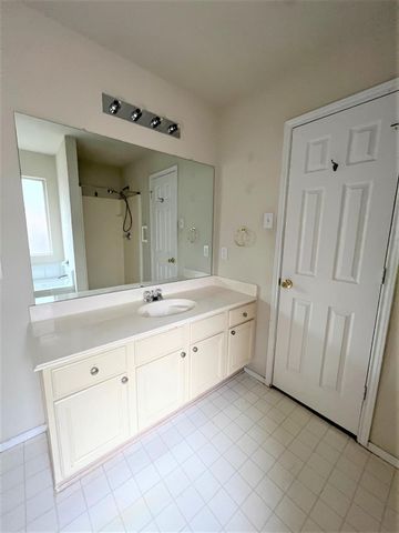 4720 Saint Thomas Place, Fort Worth, TX 76135