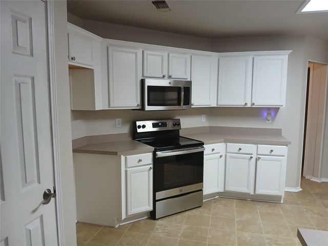 4720 Saint Thomas Place, Fort Worth, TX 76135
