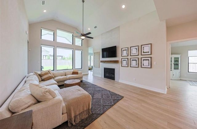 26951 Longwood Ledge Drive, The Woodlands, TX 77389
