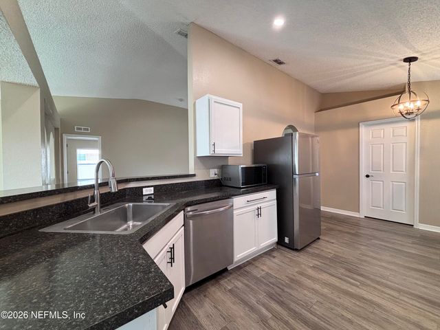 7332 GUM TREE Road, Jacksonville, FL 32244