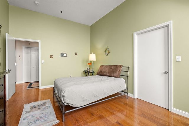 76 Elm Street PH 404, Boston, MA 02130