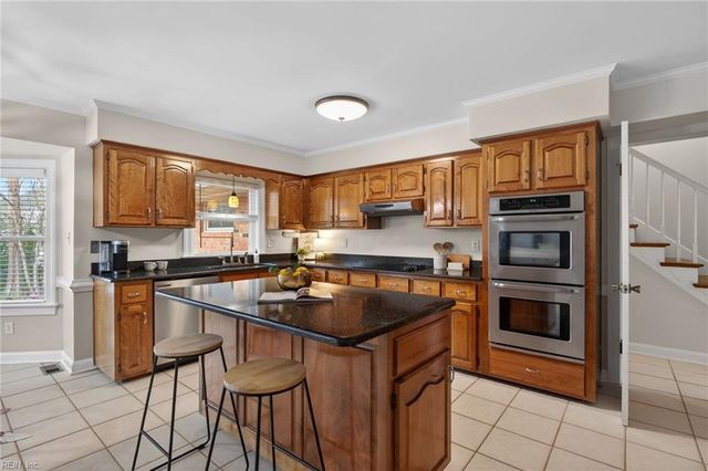 1432 Pine Grove LN, Chesapeake, VA 23321