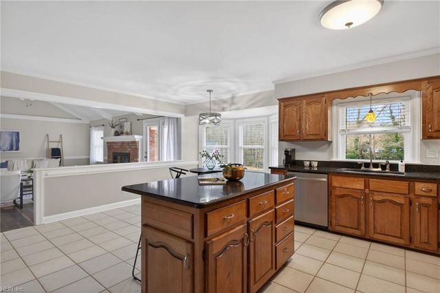 1432 Pine Grove LN, Chesapeake, VA 23321