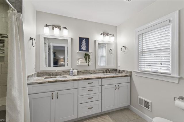 1432 Pine Grove LN, Chesapeake, VA 23321