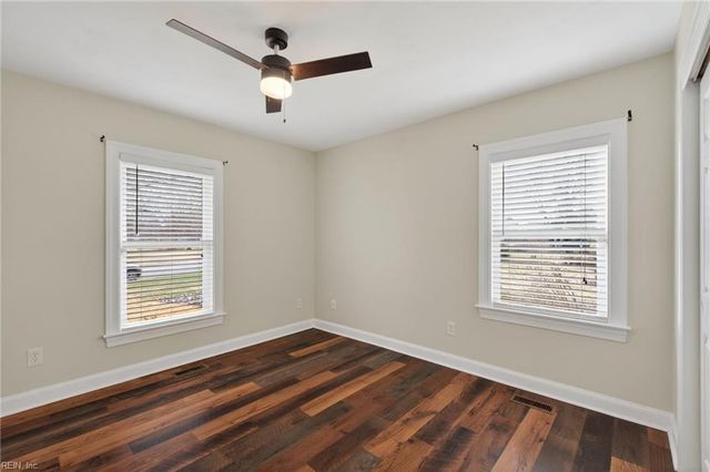 1432 Pine Grove LN, Chesapeake, VA 23321