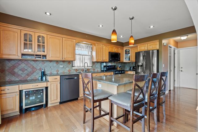 638 E Princeton Court, Round Lake Beach, IL 60073