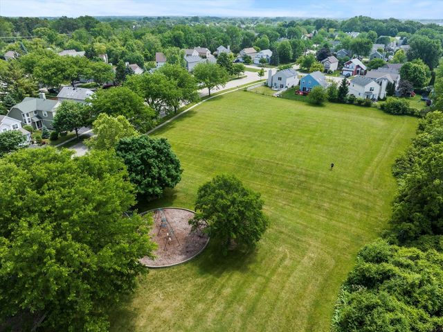 638 E Princeton Court, Round Lake Beach, IL 60073