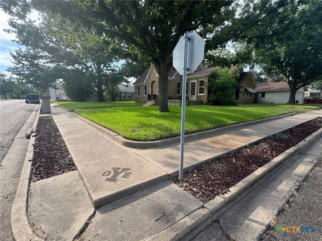 1004 East 10th, Cameron, TX 76520