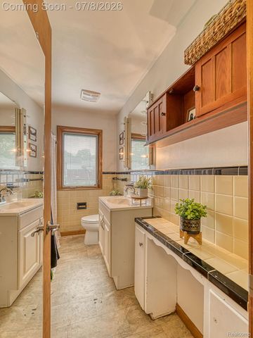 3125 Anna Avenue, Trenton, MI 48183