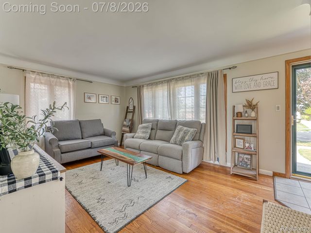 3125 Anna Avenue, Trenton, MI 48183