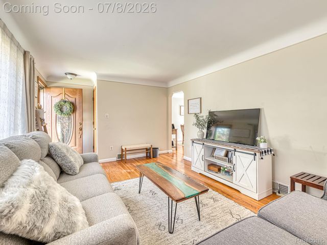 3125 Anna Avenue, Trenton, MI 48183