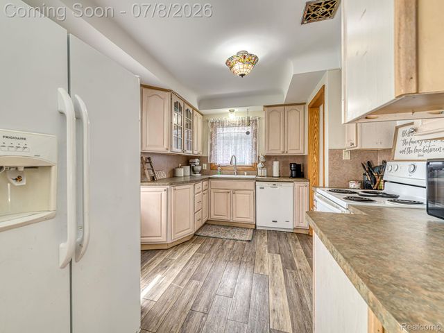 3125 Anna Avenue, Trenton, MI 48183
