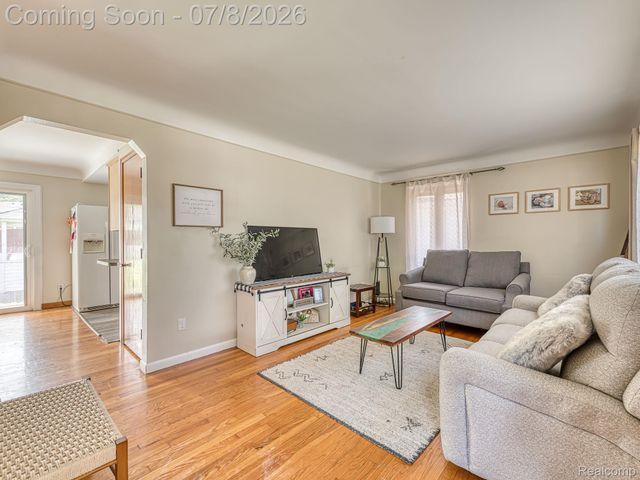 3125 Anna Avenue, Trenton, MI 48183