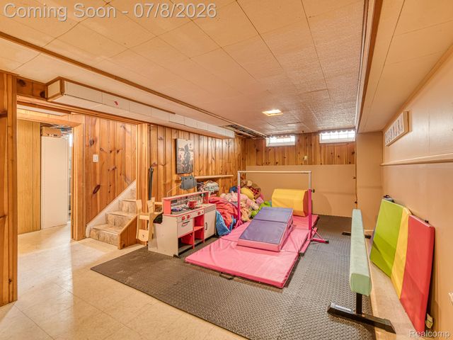 3125 Anna Avenue, Trenton, MI 48183