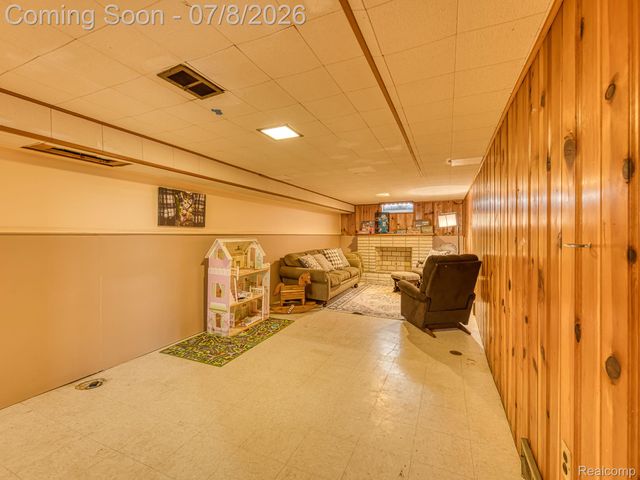 3125 Anna Avenue, Trenton, MI 48183