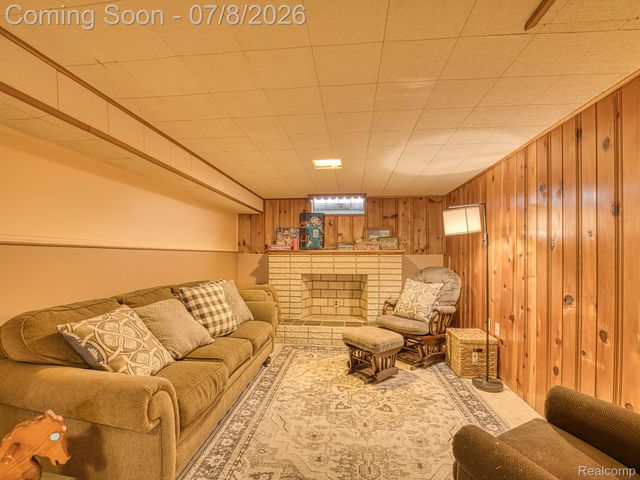 3125 Anna Avenue, Trenton, MI 48183