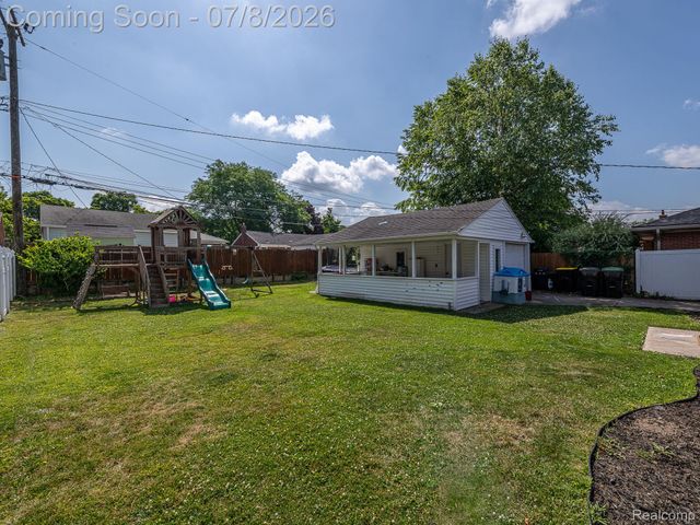 3125 Anna Avenue, Trenton, MI 48183
