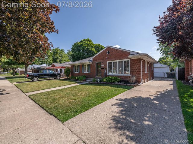 3125 Anna Avenue, Trenton, MI 48183