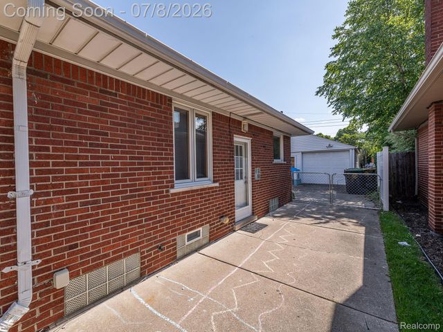 3125 Anna Avenue, Trenton, MI 48183