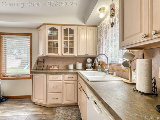 3125 Anna Avenue, Trenton, MI 48183