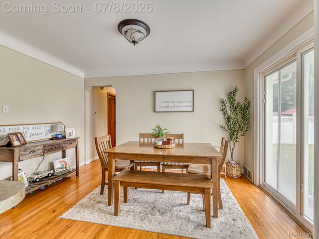 3125 Anna Avenue, Trenton, MI 48183