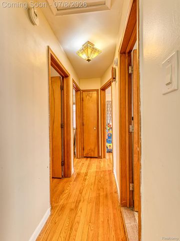 3125 Anna Avenue, Trenton, MI 48183