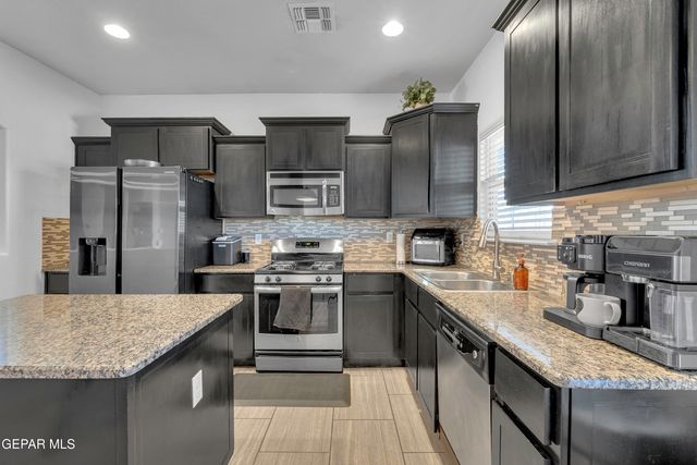 11425 FLOR LIATRIS Drive, Socorro, TX 79927