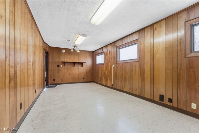 1817 Fulton Road, Canton, OH 44709