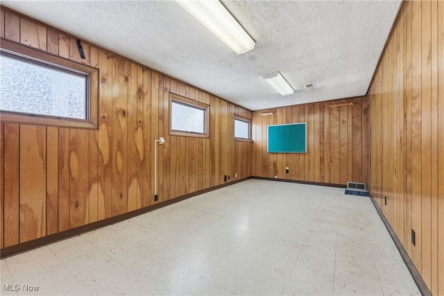 1817 Fulton Road, Canton, OH 44709