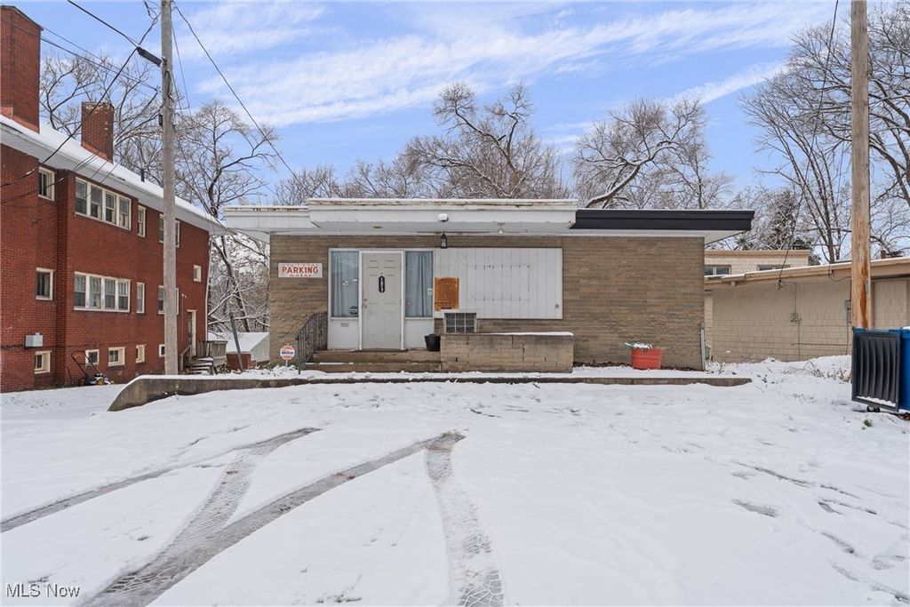 1817 Fulton Road, Canton, OH 44709